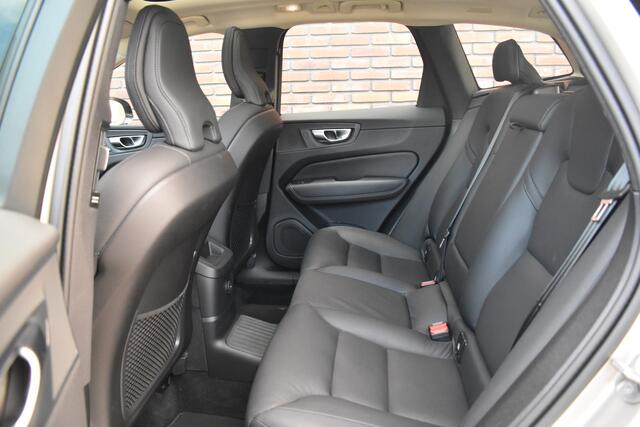 Volvo XC60 T6 350PK Plug-in hybrid AWD Plus Dark | Trekhaak | Panoramadak | 360 graden camera | Climate Pack – foto 9