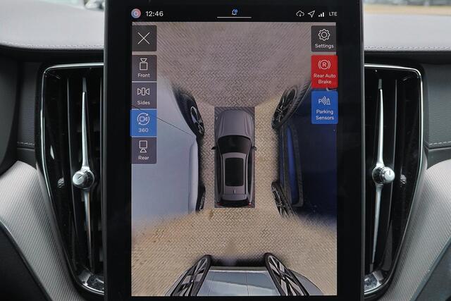 Volvo XC60 T6 Recharge AWD Ultra Black Edition - Luchtvering - Panorama/schuifdak - IntelliSafe Assist & Surround - 360º Camera - Harman/Kardon audio - Adaptieve LED koplampen - Verwarmde voorstoelen, stuur & achterbank - Parkeersensoren voor & achter - Elektr. bedienb. voorstoelen met geheugen - Head up display - Draadloze tel. lader - Extra getint glas - Inklapbare trekhaak - 21' LMV – foto 8