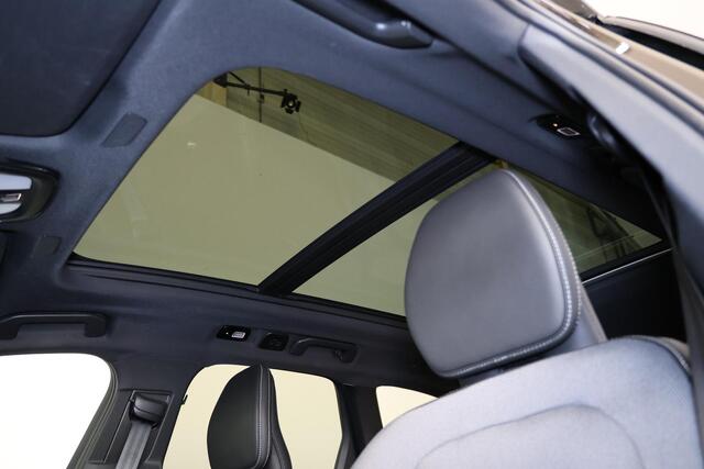 Volvo XC60 T6 Recharge AWD Ultra Black Edition - Luchtvering - Panorama/schuifdak - IntelliSafe Assist & Surround - 360º Camera - Bowers & Wilkins audio - Adaptieve LED koplampen - Verwarmde voorstoelen, stuur & achterbank - Parkeersensoren voor & achter - Elektr. bedienb. voorstoelen met geheugen - Extra getint glas - Inklapbare trekhaak - 21' LMV – foto 5