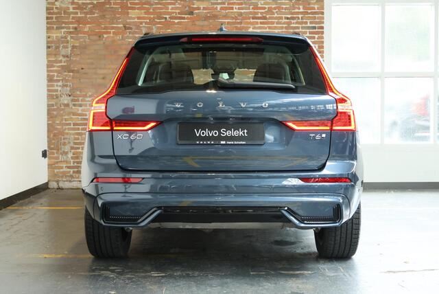 Volvo XC60 T6 Plug-in hybrid AWD Ultra Dark | Trekhaak | Panoramadak | Verwarmbare voorstoelen, achterbank en stuurwiel | 360 graden camera | Head-up display | Premium audio by Harman Kardon | Adaptieve cruise control | Keyless – foto 7