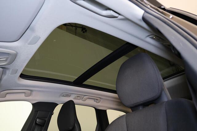 Volvo XC60 T6 Recharge AWD Inscription Expression - Panorama/schuifdak - IntelliSafe Assist - Harman/Kardon audio - Adaptieve LED koplampen - Parkeercamera achter - Verwarmde voorstoelen & stuur - Parkeersensoren voor & achter - Draadloze tel. lader - Extra getint glas - Inklapbare trekhaak - 18' LMV – foto 5