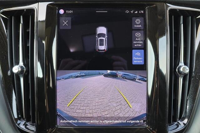 Volvo XC60 T6 Recharge AWD Inscription Expression - Panorama/schuifdak - IntelliSafe Assist - Harman/Kardon audio - Adaptieve LED koplampen - Parkeercamera achter - Verwarmde voorstoelen & stuur - Parkeersensoren voor & achter - Draadloze tel. lader - Extra getint glas - Inklapbare trekhaak - 18' LMV – foto 7