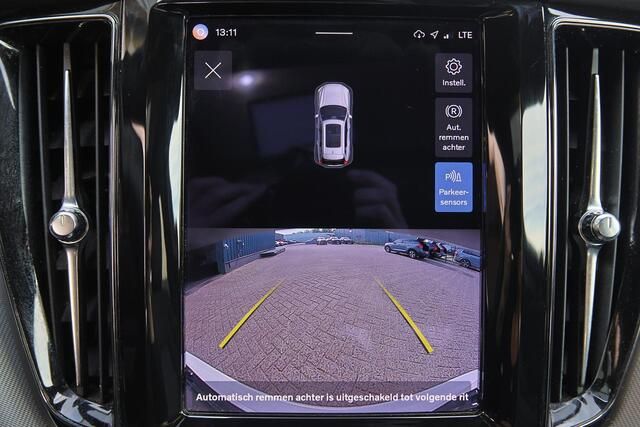 Volvo XC60 T6 Recharge AWD R-Design - Panorama/schuifdak - IntelliSafe Assist - Harman/Kardon audio - Adaptieve LED koplampen - Parkeercamera achter - Verwarmde voorstoelen, stuur & achterbank - Parkeersensoren voor & achter - Elektr. bedienb. voorstoelen met geheugen - Draadloze tel. lader - Extra getint glas - 19' LMV – foto 8