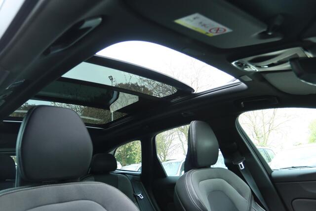 Volvo XC60 2.0 RECHARGE T6 340PK AWD R-DESIGN | PANO | TREKHAAK | CARPLAY | HUD | HARMAN/KARDON | ACC | DODEHOEK – foto 5