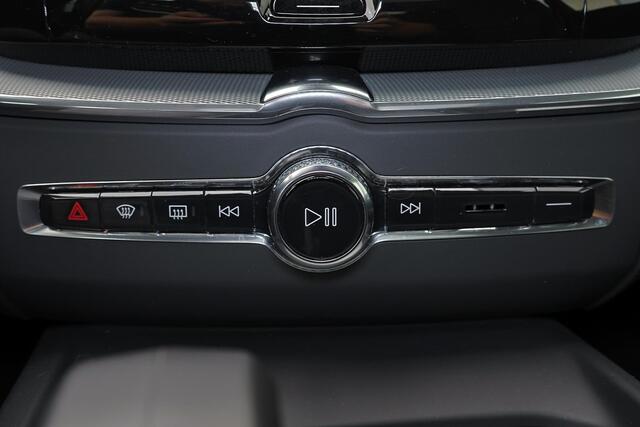 Volvo XC60 T6 Recharge AWD Ultra Dark - Panorama/schuifdak - IntelliSafe Assist & Surround - 360º Camera - Harman Kardon audio - Adaptieve LED koplampen - Verwarmde voorstoelen, stuur & achterbank - Parkeersensoren voor & achter - Elektr. bedienb. voorstoelen met geheugen - Head up display - Draadloze tel. lader - Inklapbare trekhaak - 20'' LMV – foto 10