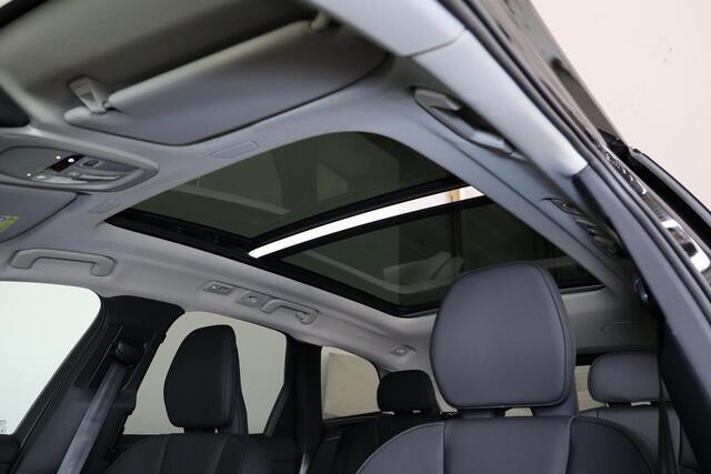 Volvo XC60 T6 Recharge AWD Ultra Dark - Luchtvering - Panorama/schuifdak - IntelliSafe Assist & Surround - 360º Camera - Harman/Kardon audio - Adaptieve LED koplampen - Verwarmde voorstoelen, stuur & achterbank - Parkeersensoren voor & achter - Elektr. bedienb. voorstoelen met geheugen - Draadloze tel. lader - Extra getint glas - Inklapbare trekhaak - 20' LMV – foto 4