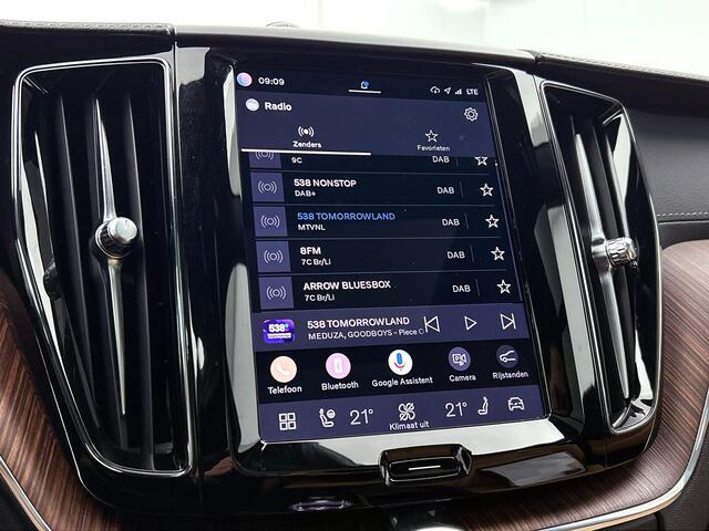 Volvo XC60 2.0 T8 Plug-in hybrid AWD Ultimate Dark | Bowers&Wilkins | Luchtvering | 22inch Velgen | 360° Camera | Trekhaak | – foto 7
