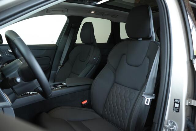 Volvo XC60 T6 Plug-in hybrid AWD Plus Black Edition | Luchtvering | Semi-Electrische wegklapbare trekhaak | Verwarmbare voorstoelen, achterbank en stuurwiel | Premium audio by Harman Kardon | Apple carplay/Android auto | Keyless | Google Infotainment | – foto 10