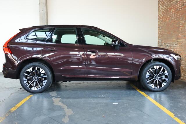 Volvo XC60 T6 Plug-in hybrid AWD Ultra Dark | Luchtvering | Semi-Electrische Wegklapbare Trekhaak | Stoelverwarming | Stuurwielverwarming | Harman Kardon Premium Audio | Google infotainment | 360° Parkeercamera | Parkeersensoren voor + achter – foto 4