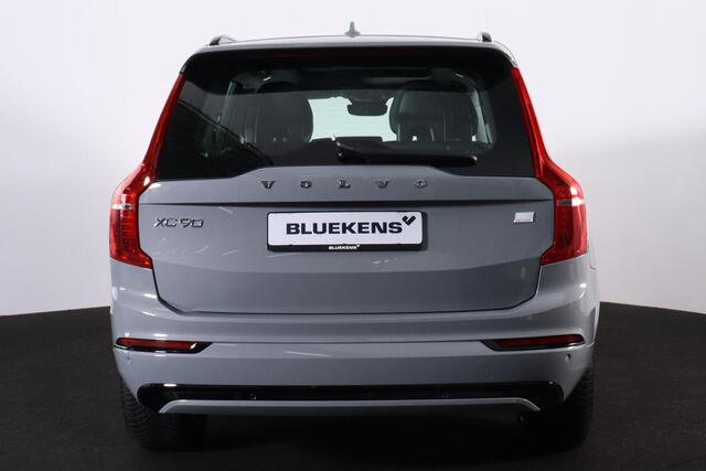 Volvo XC90 T8 Recharge AWD Ultimate Dark - LONG RANGE - Panorama/schuifdak - IntelliSafe Assist & Surround - Harman/Kardon audio - Parkeercamera achter - Verwarmde voorstoelen, stuur & achterbank - Parkeersensoren voor & achter - Elektr. bedienb. voorstoelen met geh