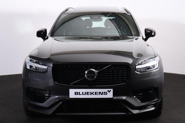 Volvo XC90 T8 Recharge AWD Ultimate Dark - Luchtvering - Panorama/schuifdak - IntelliSafe Assist & Surround - 360º Camera - Bowers & Wilkins audio - Verwarmde voorstoelen, stuur & achterbank - Parkeersensoren voor & achter - Elektr. bedienb. voorstoelen met geheugen