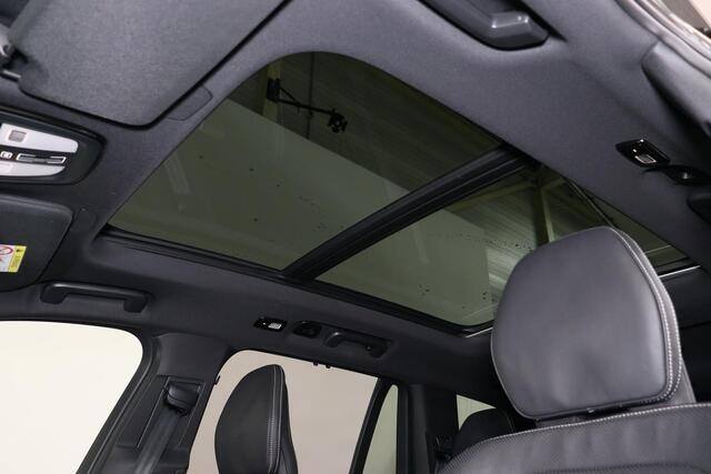 Volvo XC90 T8 Recharge AWD Ultimate Dark - LONG RANGE - Luchtvering - Panorama/schuifdak - IntelliSafe Assist & Surround - Bowers & Wilkins audio - 360º Camera - Verwarmde voorstoelen, stuur & achterbank - Parkeersensoren voor & achter - Elektr. bedienb. voorstoelen