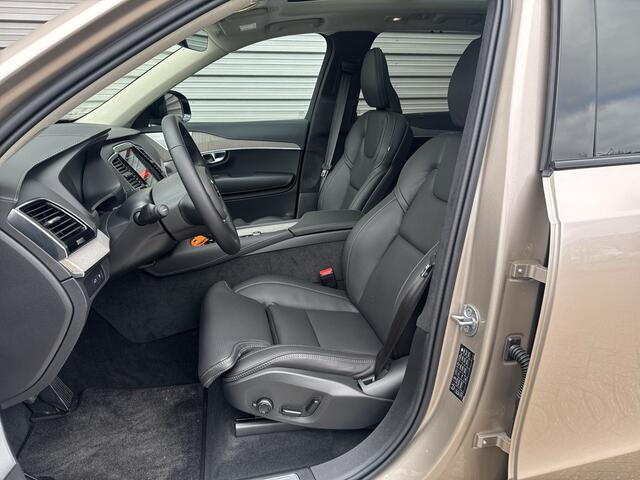 Volvo XC90 T8 Plug-in hybrid AWD Ultra Dark / ¤ 9.000,00 Voorraadkorting / Massage-stoelen / Luchtvering / Head-up / Bowers & wilkins