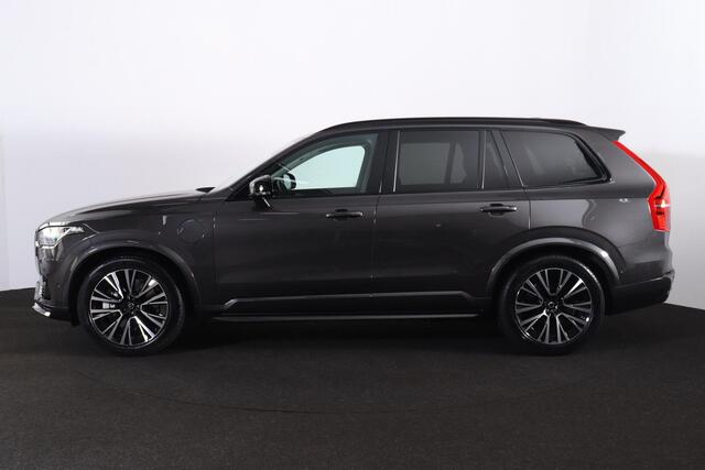 Volvo XC90 T8 Recharge AWD Ultimate Dark - LONG RANGE - Luchtvering - Panorama/schuifdak - IntelliSafe Assist & Surround - 360º Camera - Harman/Kardon audio - Adaptieve LED koplampen - Verwarmde voorstoelen, stuur & achterbank - Parkeersensoren voor & achter - Elekt
