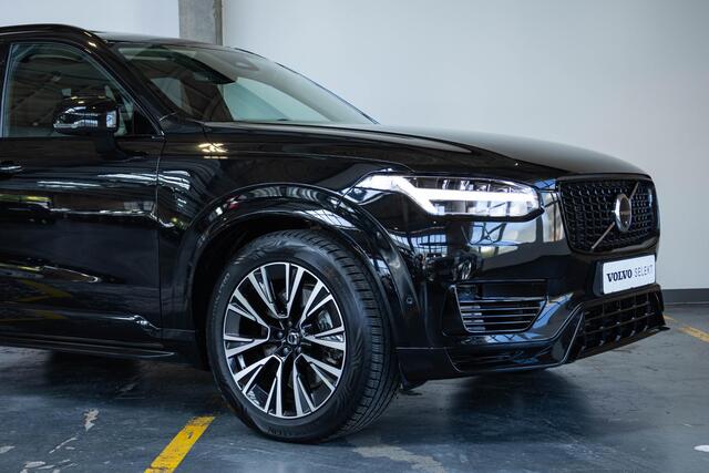 Volvo XC90 T8 Plug-in hybrid AWD Ultra Dark | Nappa lederen bekleding | Bowers & Wilkins premium audio | 20" Lichtmetalen velgen | 360° parkeercamera | Stoelverwarming | Parkeersensoren voor + achter | Luchtvering | Wegklapbare trekhaak | Google infotaiment
