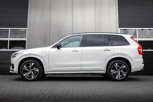 Volvo XC90 2.0 T8 391 pk Recharge AWD R-Design / Pano-Dak/ Leder/ Sport-Stoelen/ Stoel.Verw/ Stuur.Verw/ Camera/ Keyless/ Trekhaak/ 20'' LMV