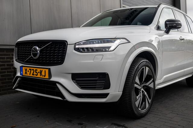 Volvo XC90 2.0 T8 391 pk Recharge AWD R-Design / Pano-Dak/ Leder/ Sport-Stoelen/ Stoel.Verw/ Stuur.Verw/ Camera/ Keyless/ Trekhaak/ 20'' LMV