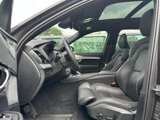 Volvo XC90 T8 Recharge AWD Ultimate Dark / Luchtvering / Trekhaak / Pano. dak / 455 PK / Bowers & Wilkins / 360 camera / Verwarmde stoelen /
