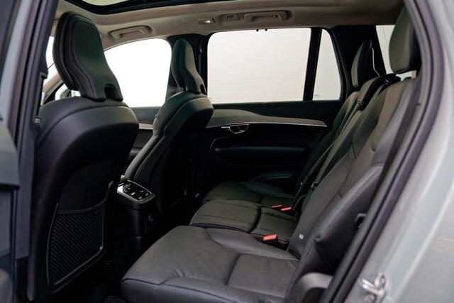 Volvo XC90 2.0 T8 Recharge AWD Plus Dark Luchtvering, Panoramadak, H/K Geluidsinstallatie. Vapour Grey