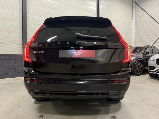 Volvo XC90 T8 Recharge AWD R-Design Long Range 455PK PANO/LUCHTVERING/TREKHAAK/HEAD-UP/360CAMERA/H&K/22"LMV/R-DESIGN EDITION PLUS DARK/BLACK ALL BLACK