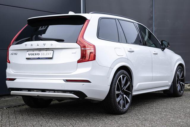Volvo XC90 T8 Automaat Recharge AWD Ultimate Dark | Elektrisch bedienbaar glazen panoramisch schuif-/kanteldak | Luchtvering met Four-C settings | Trekhaak semi elektrisch inklapbaar | Adaptieve Cruise Control met Pilot Assist | BLIS dodehoekdetectie | 360 graden ro