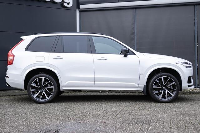 Volvo XC90 T8 Automaat Recharge AWD Ultimate Dark | Elektrisch bedienbaar glazen panoramisch schuif-/kanteldak | Luchtvering met Four-C settings | Trekhaak semi elektrisch inklapbaar | Adaptieve Cruise Control met Pilot Assist | BLIS dodehoekdetectie | 360 graden ro