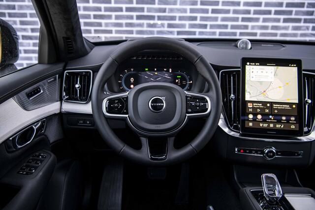Volvo XC90 2.0 T8 Plug-in hybrid AWD Ultra Dark | Facelift | Black Pack | Selected Level | Heico | Bowers & Wilkins | Gelamineerd Glas | Luchtvering | 22" Velgen |