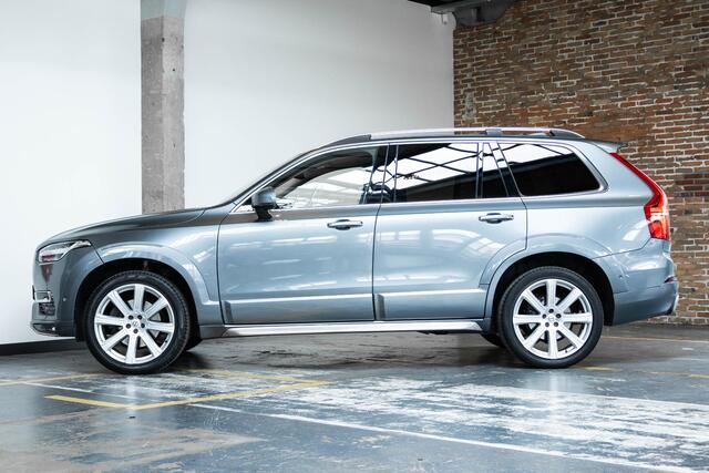 Volvo XC90 D5 Automaat AWD Momentum | Dealeronderhouden | Bowers & Wilkins premium audio | Luchtvering | Stoelverwarming | Stuurwielverwarming | Parkeerverwarming | 360° parkeercamera | Adaptive cruise control | Exterieur styling kit | 20" Lichtmetalen velgen |