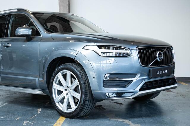 Volvo XC90 D5 Automaat AWD Momentum | Dealeronderhouden | Bowers & Wilkins premium audio | Luchtvering | Stoelverwarming | Stuurwielverwarming | Parkeerverwarming | 360° parkeercamera | Adaptive cruise control | Exterieur styling kit | 20" Lichtmetalen velgen |