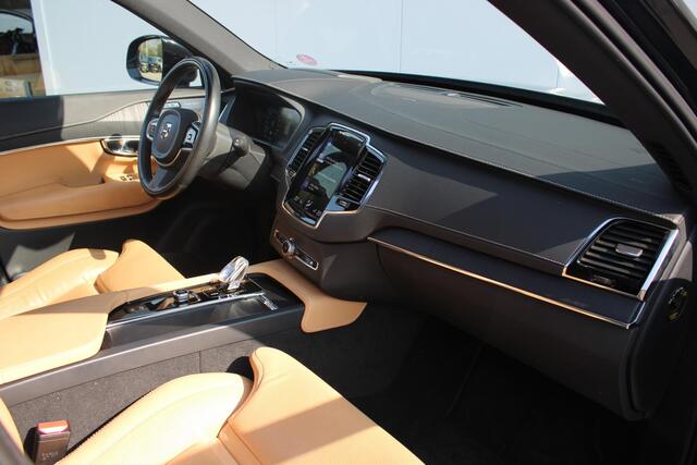Volvo XC90 T8 390PK Recharge AWD Inscription | Adaptive Cruise & Pilot Assist | 360 Camera | Nappa Leder incl. ventilatie | Verwarmbare Voorstoelen/2e Zitrij & Verwarmbaar Stuur | Premium Harman/Kardon Audio | Semi elektr. Trekhaak |
