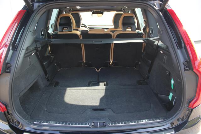 Volvo XC90 T8 390PK Recharge AWD Inscription | Adaptive Cruise & Pilot Assist | 360 Camera | Nappa Leder incl. ventilatie | Verwarmbare Voorstoelen/2e Zitrij & Verwarmbaar Stuur | Premium Harman/Kardon Audio | Semi elektr. Trekhaak |