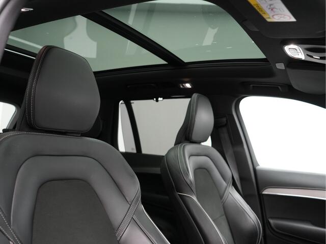 Volvo XC90 T8 Recharge AWD R-Design Plug In Hybrid 394pk 7 Persoons Dealer O.H. INCL BTW Long Range PHEV | Panodak | Alcantara Sportstoelen Memory | Trekhaak af Fabriek | Adaptive Cruise | Harman Kardon | Pilot Assist | L.M. 20" |