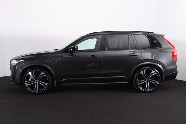 Volvo XC90 T8 Recharge AWD Ultimate Dark - LONG RANGE - Luchtvering - Panorama/schuifdak - 360º Camera - Bowers & Wilkins audio - IntelliSafe Assist & Surround - 360º Camera - Adaptieve LED koplampen - Verwarmde voorstoelen, stuur & achterbank - Parkeersensoren voor