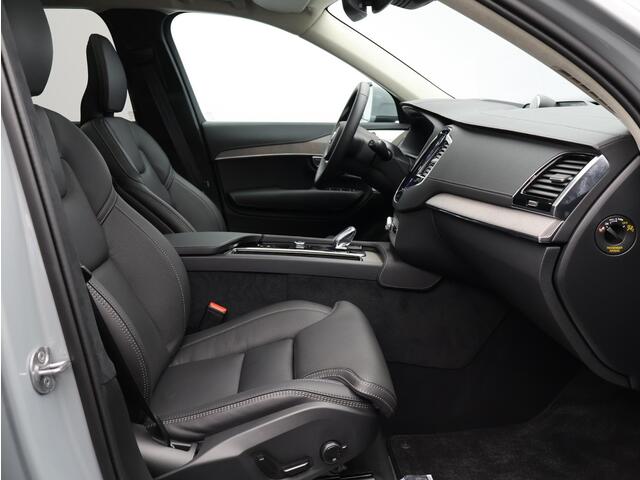 Volvo XC90 T8 455PK Recharge AWD Ultra Bright / B&W Audio / Luchtvering / 360gr Camera / Head-Up / Panoramisch Dak / Nappa Leder Met Ventilatie + Massage / All Season /