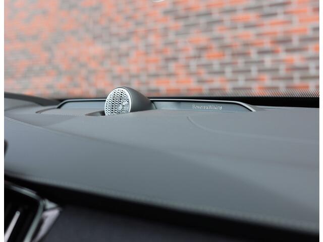 Volvo XC90 T8 Plug-in hybrid AWD Ultra Dark | Platinum Grey - Facelift - Direct leverbaar - Vol!