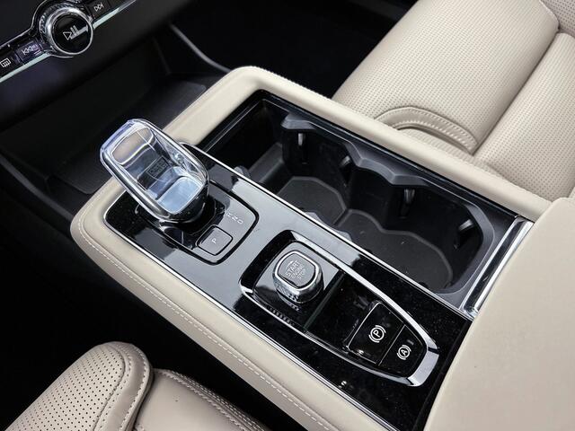 Volvo XC90 2.0 T8 AWD Ultra Bright
