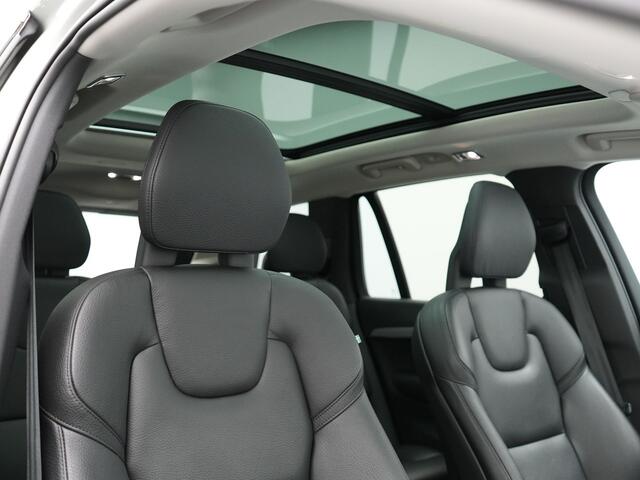 Volvo XC90 T8 Recharge AWD Inscription Plug In Hybrid 394pk 7 Persoons Dealer O.H. PHEV | Panodak | Lederen Sportstoelen Memory | Pilot Assist | Adaptive Cruise | Harman Kardon | Camera | BLIS | Navigatie | Apple Carplay | DAB | Virtual |