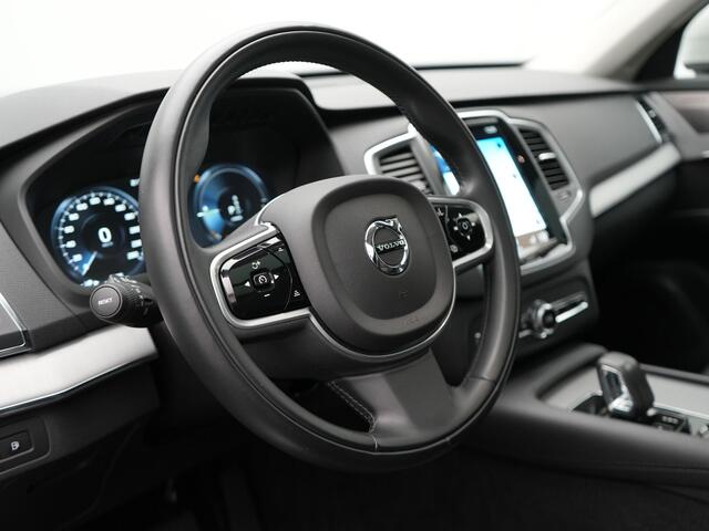 Volvo XC90 T8 Recharge AWD Inscription Plug In Hybrid 394pk 7 Persoons Dealer O.H. PHEV | Panodak | Lederen Sportstoelen Memory | Pilot Assist | Adaptive Cruise | Harman Kardon | Camera | BLIS | Navigatie | Apple Carplay | DAB | Virtual |