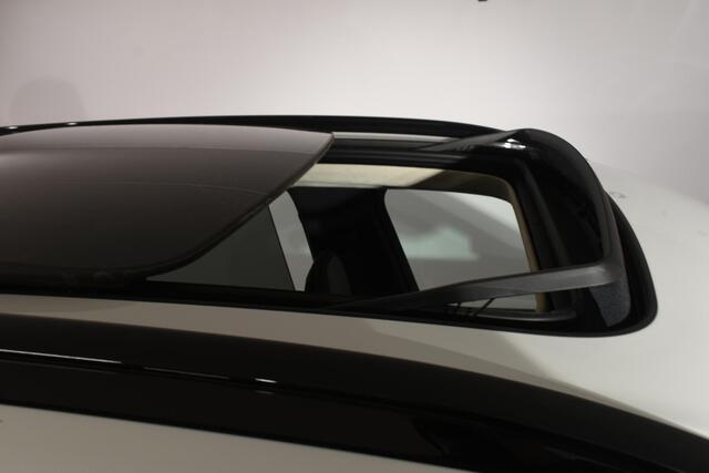 Volvo XC90 T8 455PK Automaat AWD Ultimate Dark / Bowers & Wilkins / Luchtvering / Head Up Display / 360 Camera / Massagestoelen / Gelaagde Zijruiten / Trekhaak /