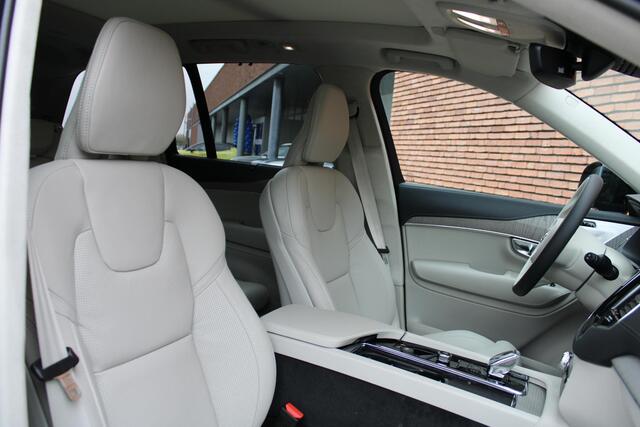 Volvo XC90 T8 AWD AUT8 455PK Ultra Dark, Bowers & Wilkins audiosysteem | 360 graden camera | Massagefunctie | Geventileerde voorstoelen | Luchtvering | 21" Lichtmetalen velgen | Extra getinte ruiten achter | Panoramisch schuif/kantel dak | Elektrisch Verstelbare st