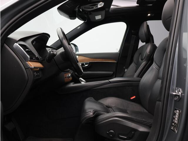 Volvo XC90 T8 AWD Twin Engine Inscription / B&W audio / Trekhaak / Luchtvering / Pano.dak / Head up displ. / Stoel- + stuurwielverwarming / Stoelverkoeling / Stoelmassage / Achterbankverwarming / Elek. verstelbare stoelen / BLIS