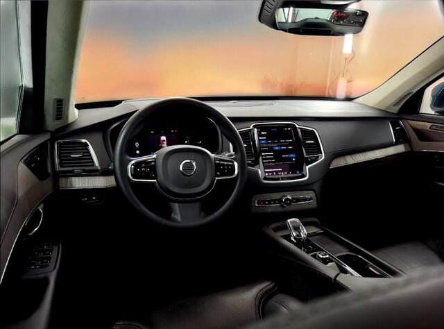 Volvo XC90 2.0 T8 AWD Recharge 335kW/455pk Aut8 Ultimate Bright PANORAMADAK + HARMAN/KARDON + STOELVENTILATIE + ADAPT.CRUISE + PILOT ASSIST + STOELVERWARMING V&A + BLIS + GOOGLE DASH&SERVICES + CAMERA + STUURVERWARMING + PARKSENSOREN V&A + 20" LM-VELGEN!!