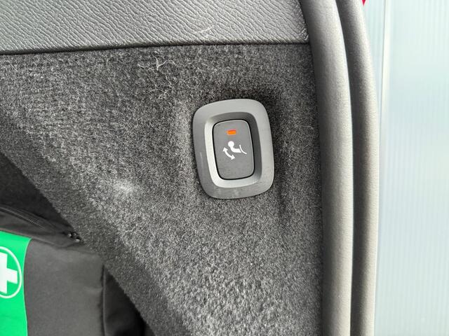 Volvo XC90 2.0 T8 Recharge AWD Ultra Dark | Trekhaak | 360 graden camera | Stoelverwarming | Panoramadak |