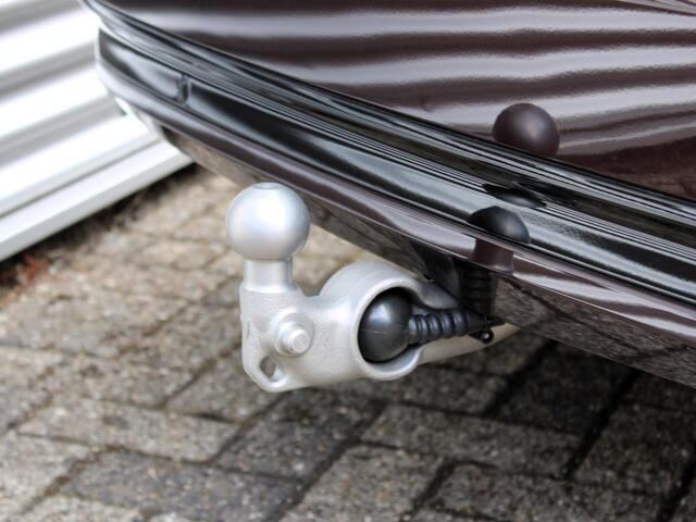 Volvo XC90 2.0 T8 Plug-in hybrid AWD Ultra Dark Automaat / Panoramadak / Luchtvering / Bowers&Wilkens audio / Trekhaak / Massage voorstoelen