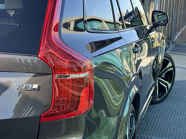 Volvo XC90 2.0 T8 Recharge AWD Ultra Dark / Trekhaak / Pano. dak / Luchtvering / Head-up display / Bowers & Wilkins / 22" velgen / Elek. verstelbare stoelen / Stoelen voor + achter en stuur verwarmd /