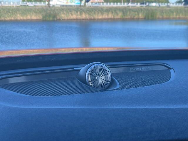 Volvo XC90 2.0 T5 AWD R-Design | Trekhaak | Bowers & Wilkins | Luchtvering | Head-up display | Panorama dak | 360° camera | Adaptieve cruise control |