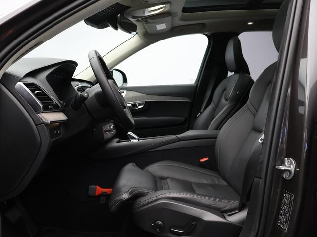 Volvo XC90 2.0 T8 Plug-in hybrid AWD Ultra Dark / Trekhaak / Luchtvering / Bowers & Wilkins Audio / Stoelventilatie / Massagestoelen / Head-Up Display / 360° camera / Pano. dak / Stoel+ Stuurwielverwarming / Verwarmbare Achterbank / Elek. verstelbare stoelen + geheu
