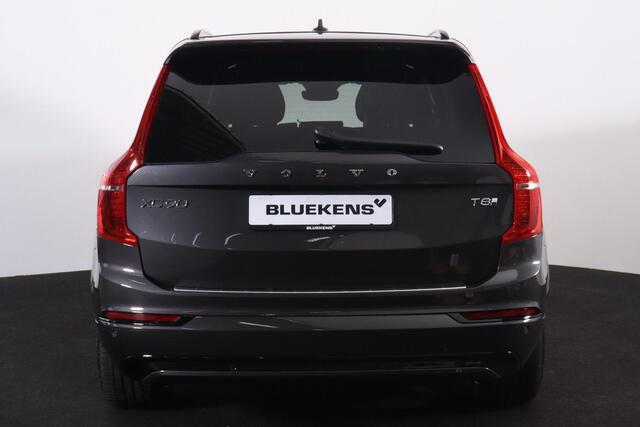 Volvo XC90 T8 Recharge AWD Ultra Dark - Luchtvering - Panorama/schuifdak - IntelliSafe Assist & Surround - 360º Camera - Bowers & Wilkins audio - Adaptieve LED koplampen - Verwarmde voorstoelen, stuur & achterbank - Parkeersensoren voor & achter - Elektr. bedienb. v