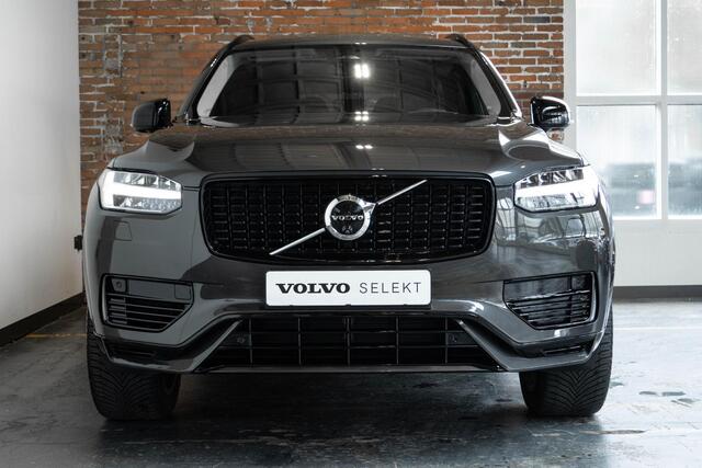 Volvo XC90 T8 Recharge AWD Ultimate Dark | Wegklapbare trekhaak | 360 Graden Camera | Getint Glas Achter | Luchtvering | Adaptieve Cruise Control | Verwarmbare Voorstoelen | Dodehoekdetectie Met Correctie | Panorama Dak | Rijstrooksensor Met Correctie | Navigatiesys