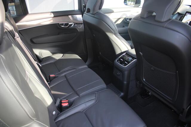 Volvo XC90 T8 445PK Plug-in hybrid AWD Ultra Dark | Luchtvering | Gelamineerde zijruiten | Bowers & Wilkins High End Audio | Massagefunctie voorstoelen | Semi Elektr Trekhaak |